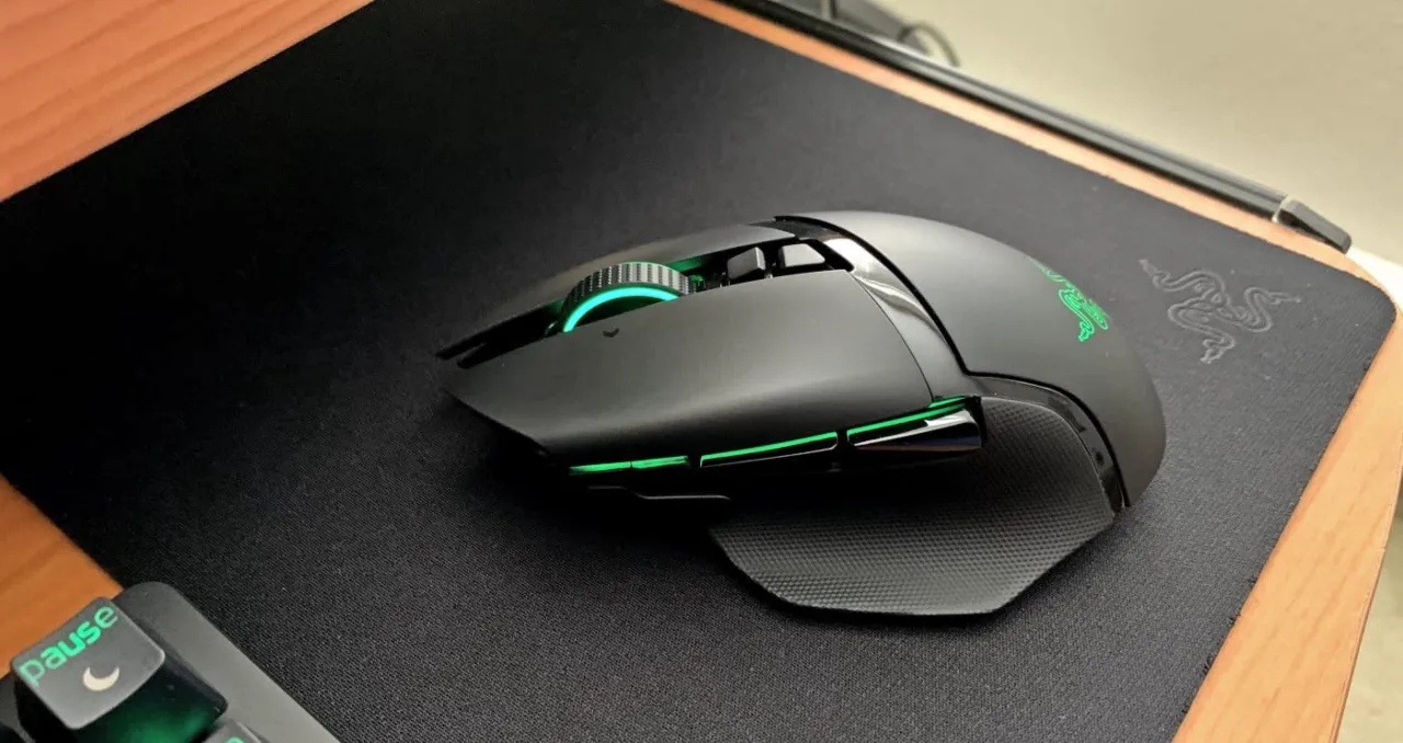 Razer Basilisk Ultimate Gaming Mouse Left Side View