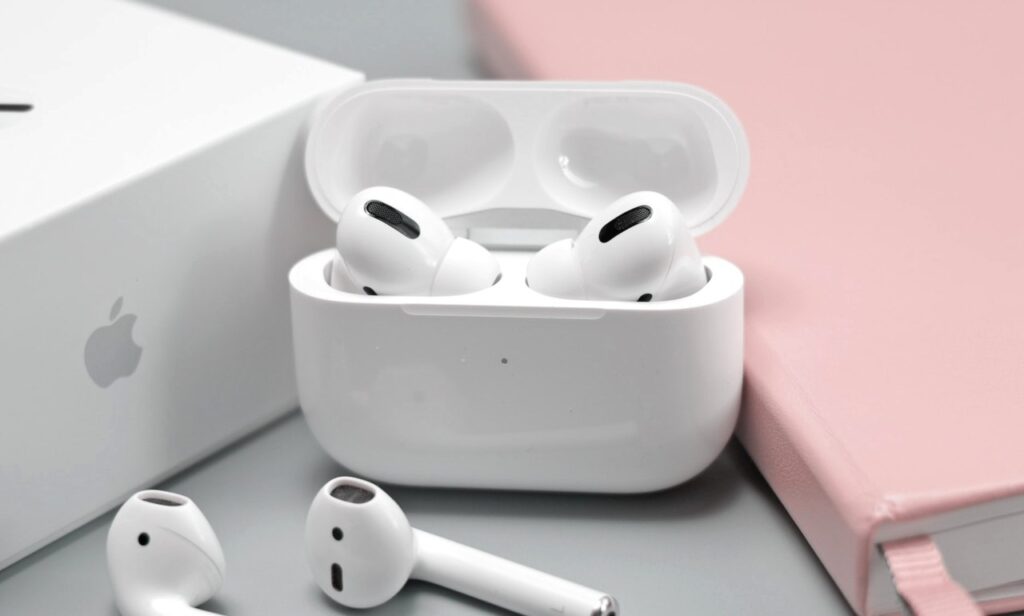 Follow this Guide If Your AirPods Won't Turn On