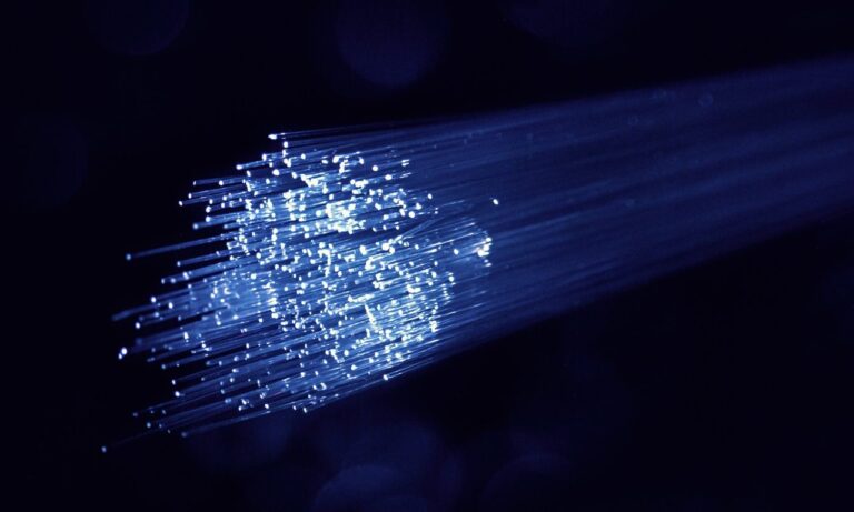 Fiber Optic Connector Selection: 5 Crucial Factors for Network Needs