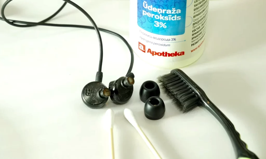 How to Clean Earbuds & Headphones
