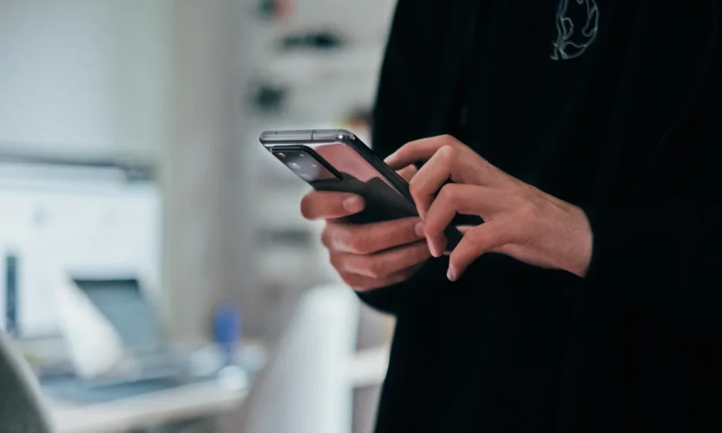 How to Hide Photos and Videos on Samsung Galaxy Phone Here's How to Hide Photos and Videos on Samsung Galaxy Phone