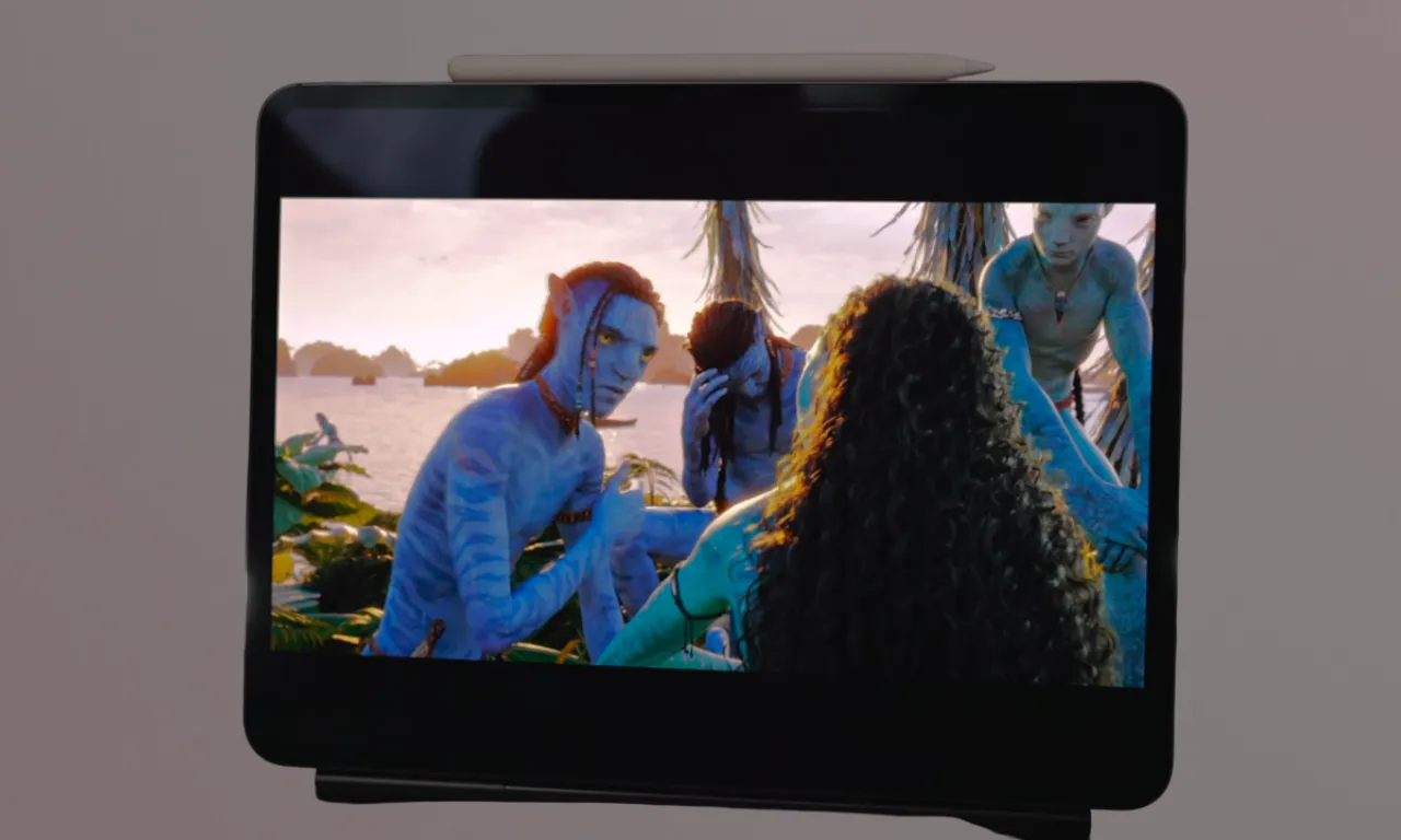 Playing Avatar movie on Apple iPad Pro 2024.