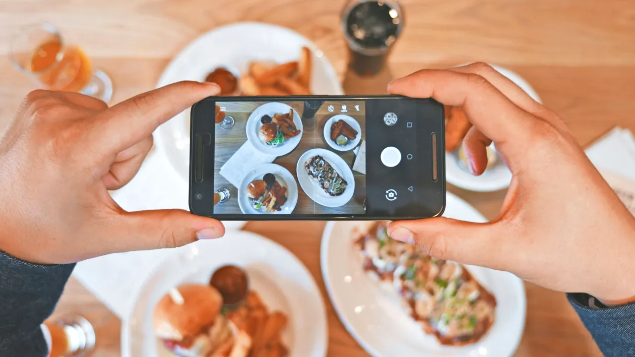 Recording food Instagram video