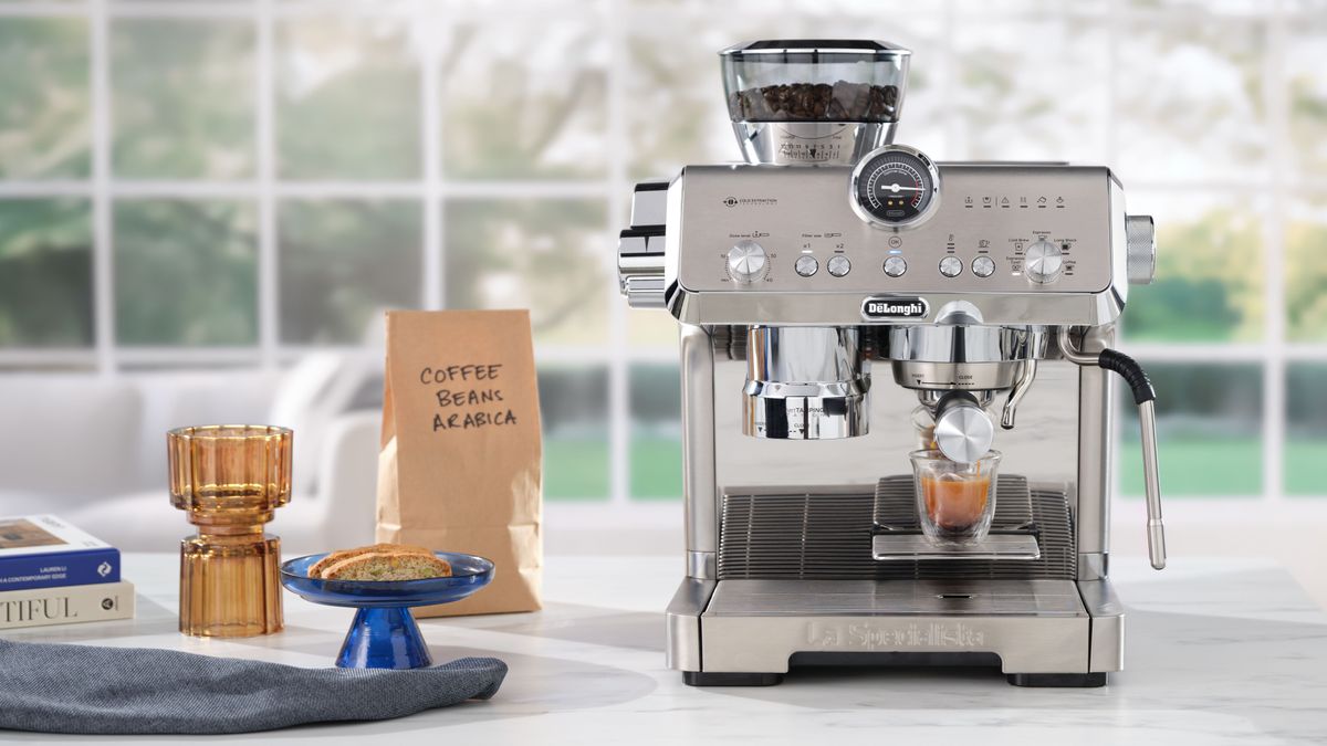 De'Longhi's new fully manual coffee machine lets you call the shots