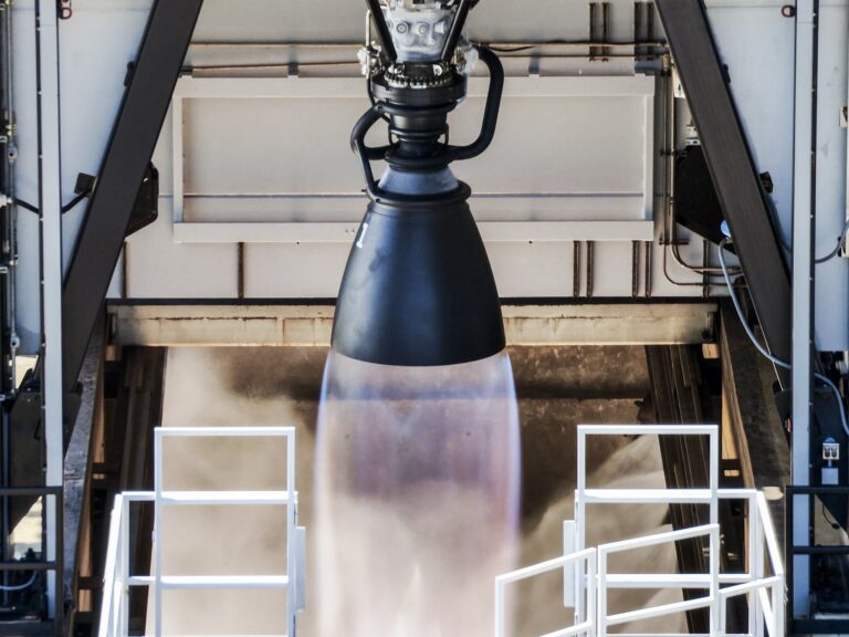 SpaceX Rapid Fires Raptor Rocket Engine For 34 Quick & Stunning Runs