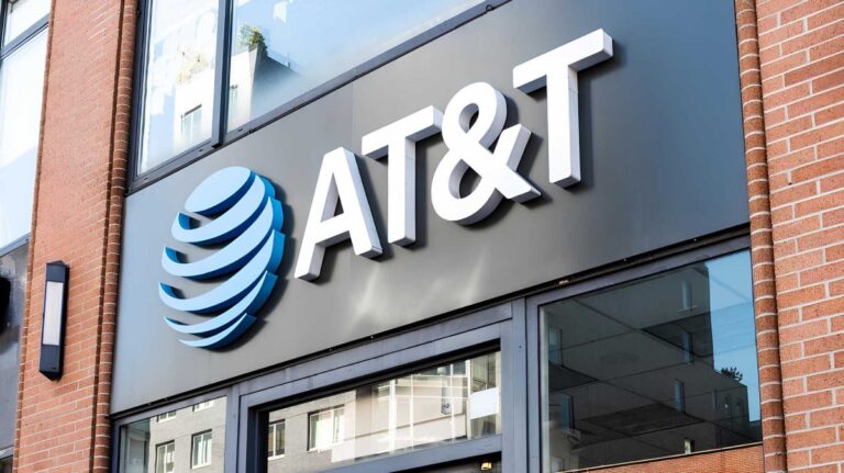 AT&T, T-Mobile, And Verizon To Contest Heavy Fines Imposed By The FCC For Mishandling User Data