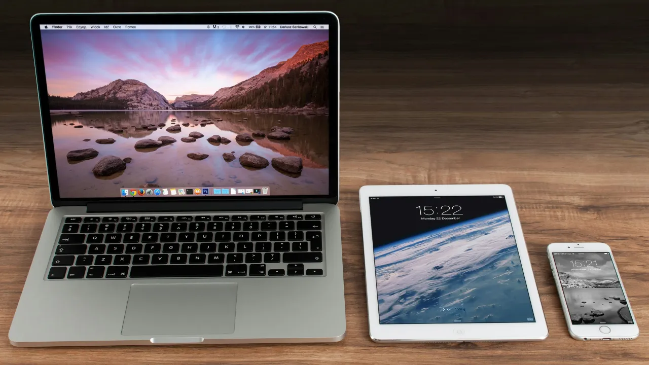 Differences Between Tablets and Laptops