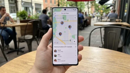 How to Share Location on Android: 7 Easy Methods Android phone showing Google Maps location sharing interface.
