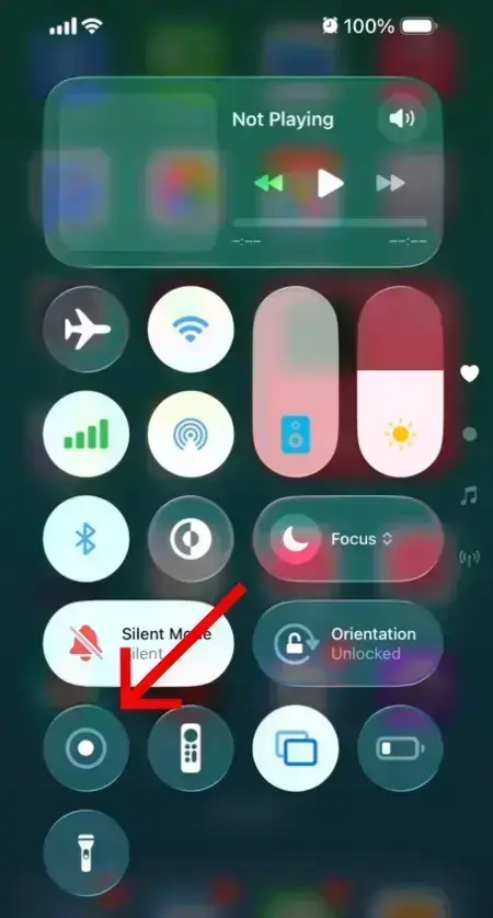 Screen recording icon pointed with red arrow in iphone control center.